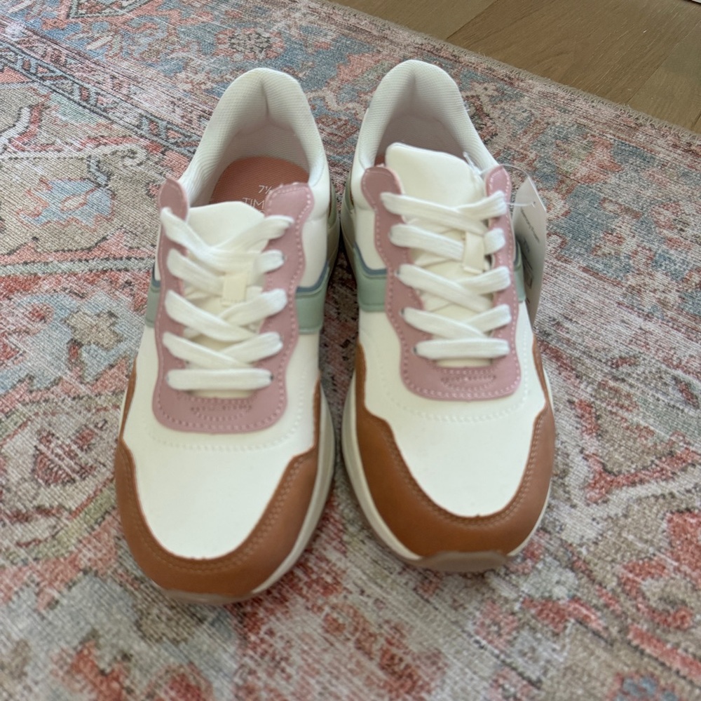 Retro Pink and Brown Sneakers with Vintage Design